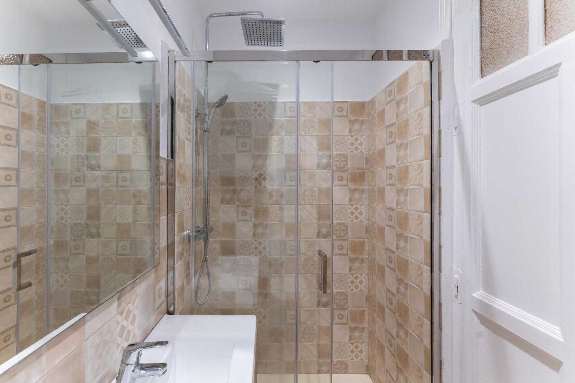 Luxe Apartment In Chamberi Chic Madrid Exterior foto